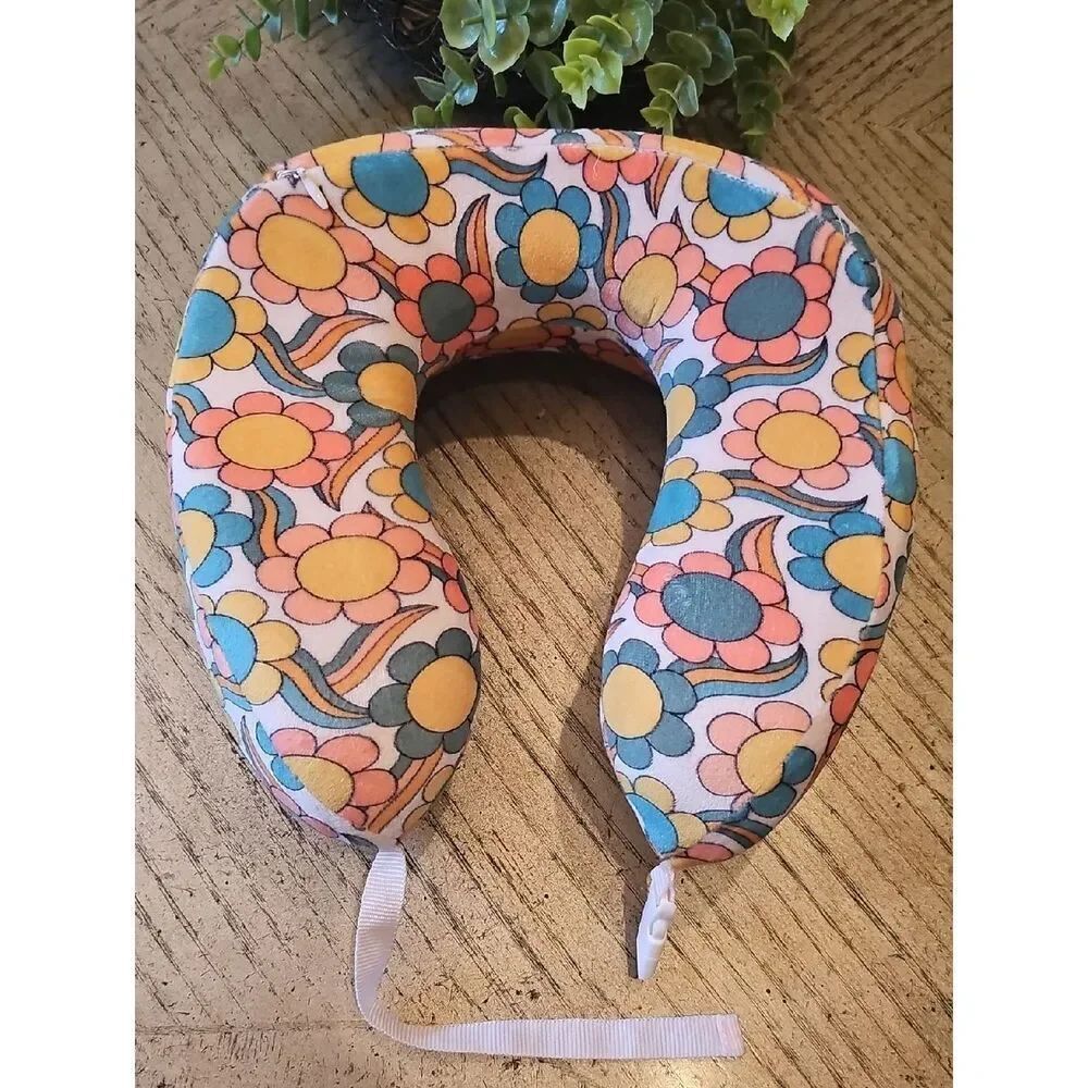Floral Boho memory foam neck pillow - Picture 6 of 6